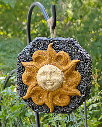 Pine Tree Farms Sun Face Wreath, 2.5 lbs.